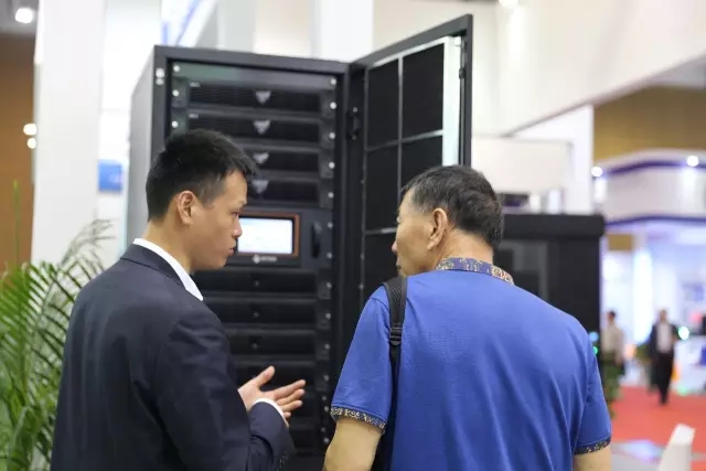 tyc1286太阳成集团销售人员接待客户