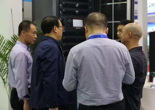 tyc1286太阳成集团销售人员接待客户