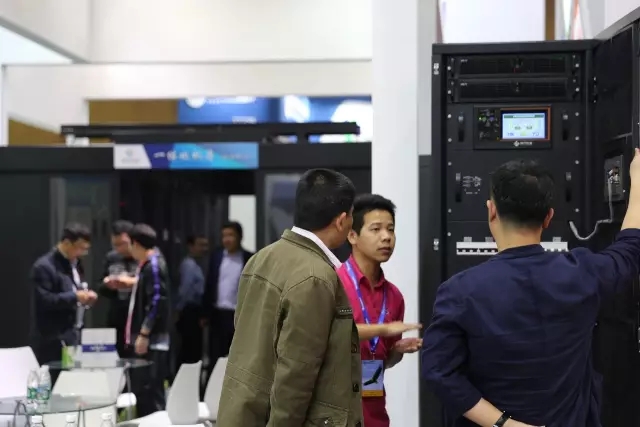 tyc1286太阳成集团销售人员接待客户