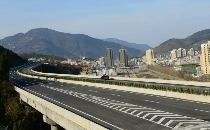 tyc1286太阳成集团中标湖北麻竹高速公路麻城至红安段机电项目